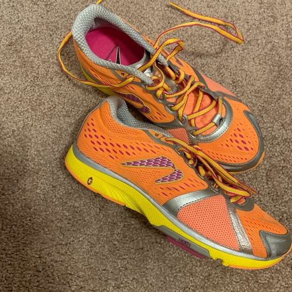 Newton orange running shoes - Picture 2 of 4
